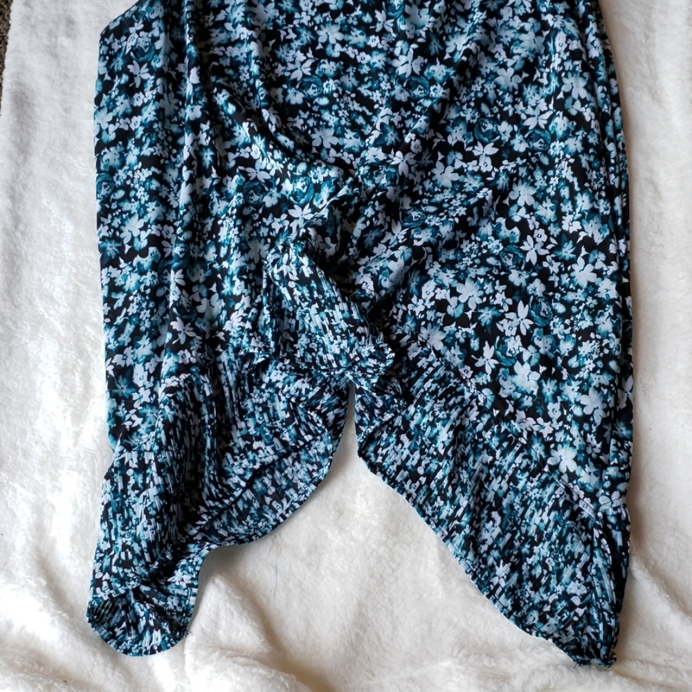 Torrid Top - Picture 2 of 8